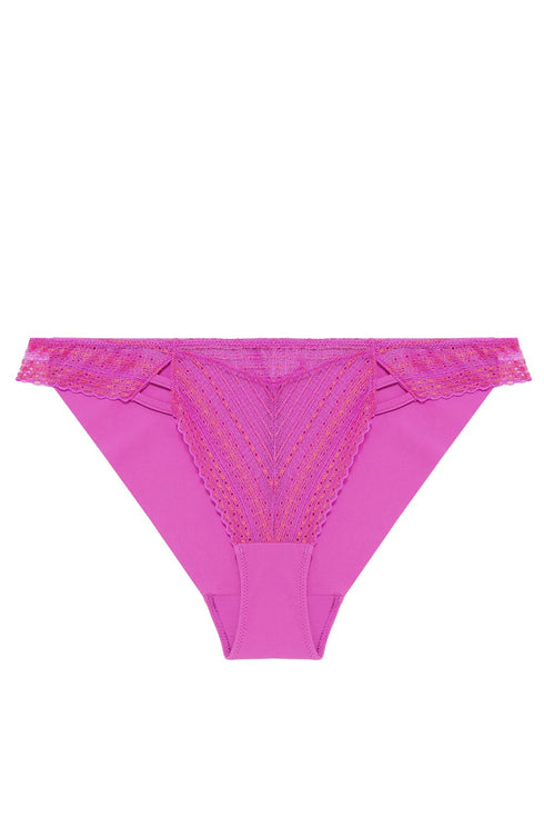 Simone Perele 1D6 Pia Brief
